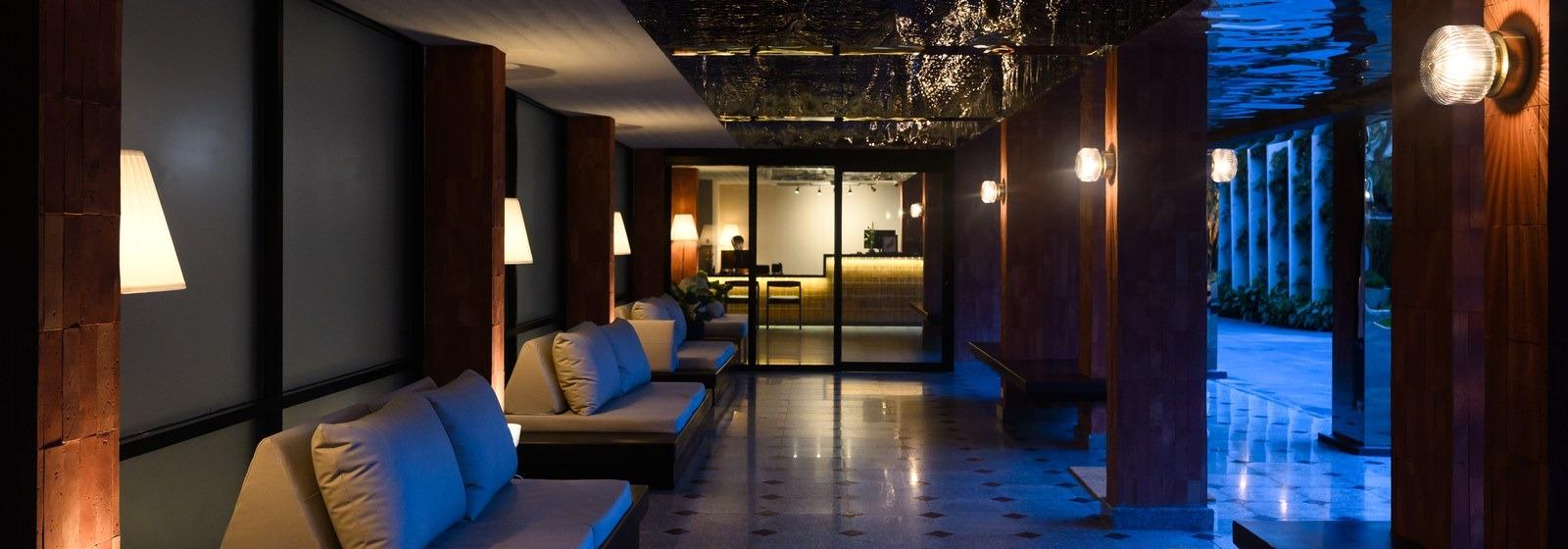 Modern Heritage lobby at Wang Kaew Hotel